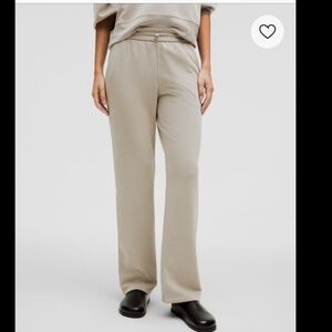 Lululemon Women’s Softstreme High-Rise Pant *Short - Riverstone - Size 4